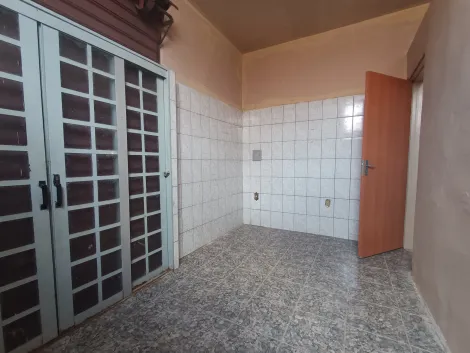 Alugar Casas Residenciais / Padrão em Ribeirão Preto. apenas R$ 700,00